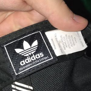 Adidas snap back hat